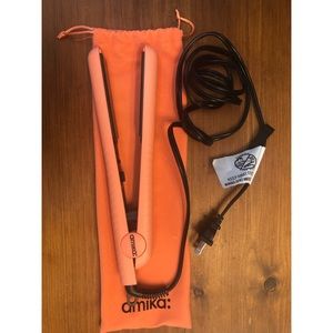 Amika 1.25” Strand Perfect Ceramic Styler